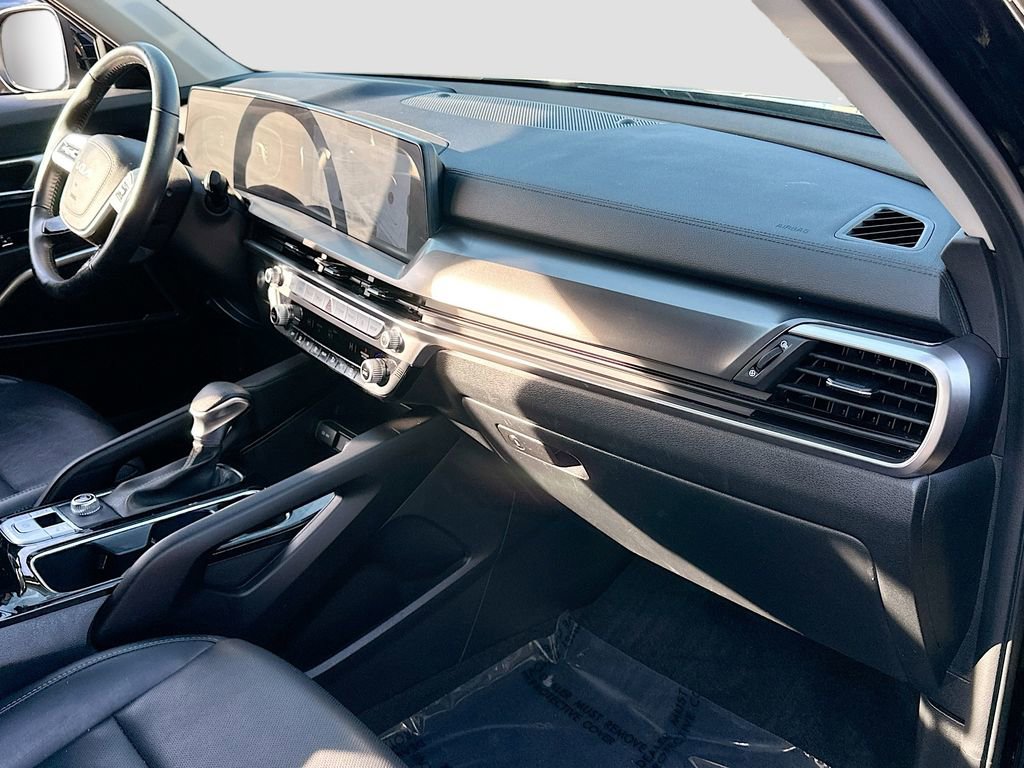 Certified 2025 Kia Telluride LX image 29