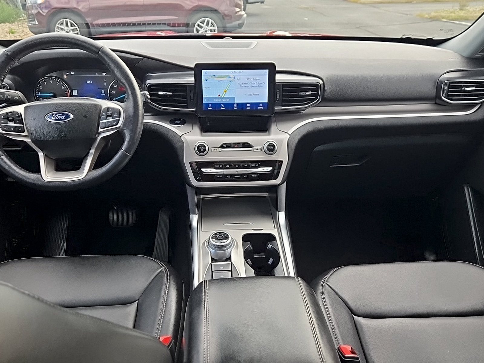 Used 2023 Ford Explorer XLT w/ Equipment Group 202A AWD/4WD image 9