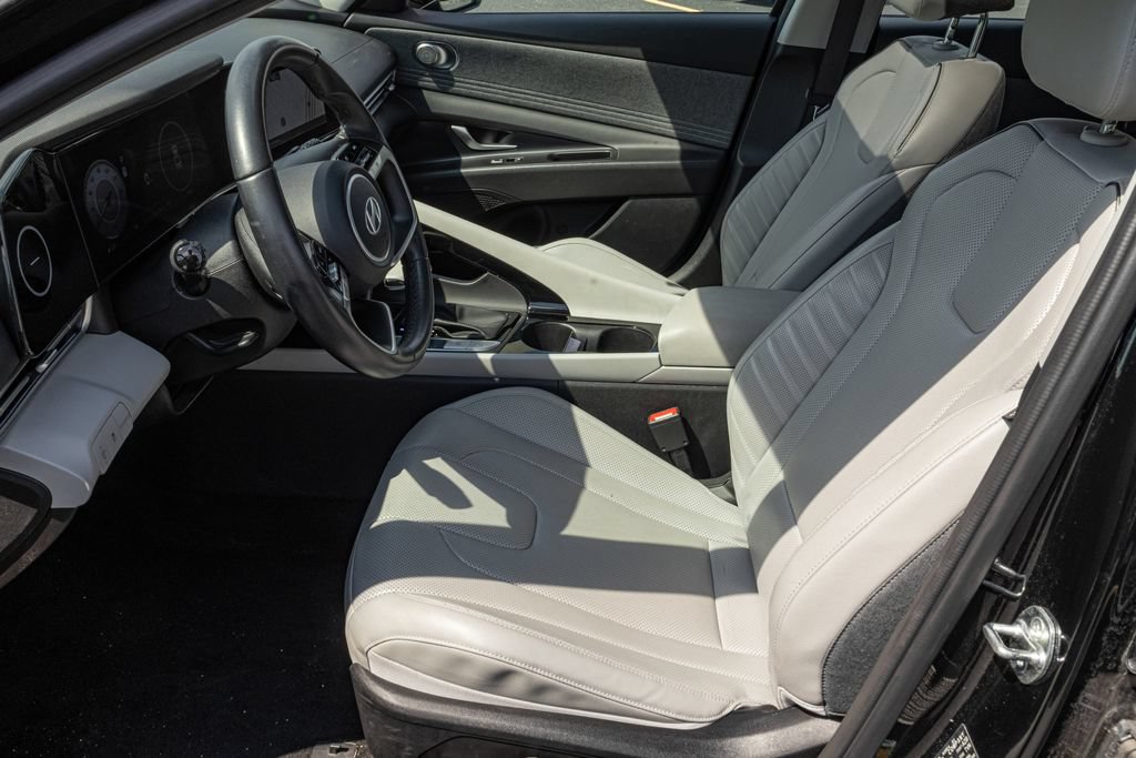 Certified 2024 Hyundai Elantra Limited FWD image 14