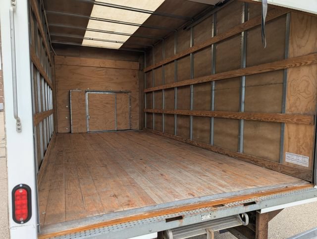 Used 2024 Ford E-450 and Econoline 450 Super Duty RWD image 7