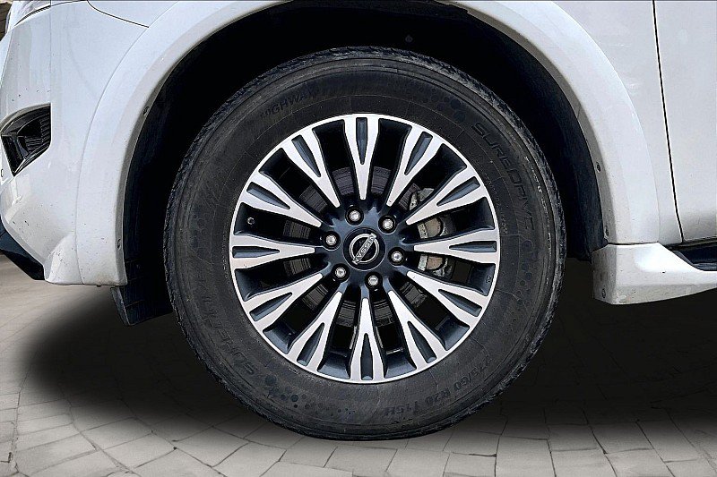 Used 2023 Nissan Armada SL w/ Midnight Edition Package RWD image 7