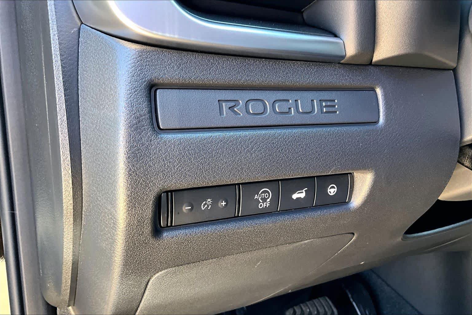 New 2026 Nissan Rogue Dark Armor AWD/4WD image 17