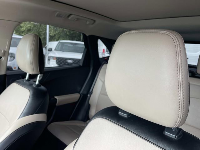 Used 2020 Ford Escape Titanium image 32