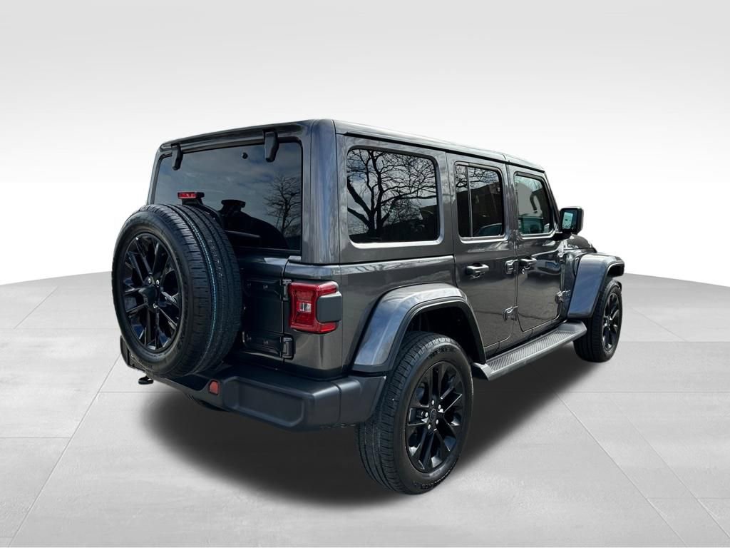 Used 2025 Jeep Wrangler Unlimited Sahara image 8
