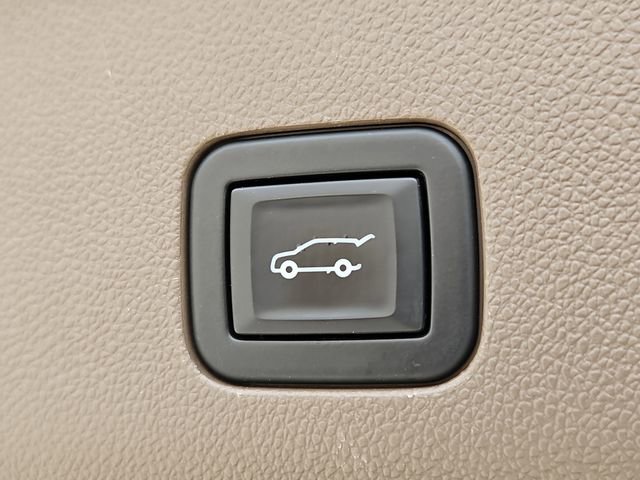 Used 2021 GMC Yukon XL Denali w/ Denali Premium Package RWD image 18