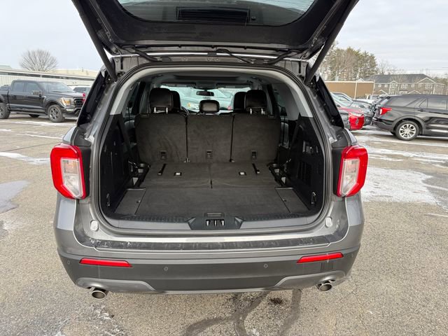 Used 2022 Ford Explorer XLT w/ Equipment Group 202A image 11