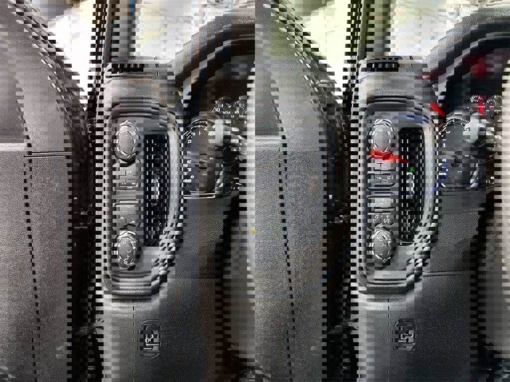 Used 2020 Chevrolet Silverado 1500 Custom w/ Custom Value Package image 13