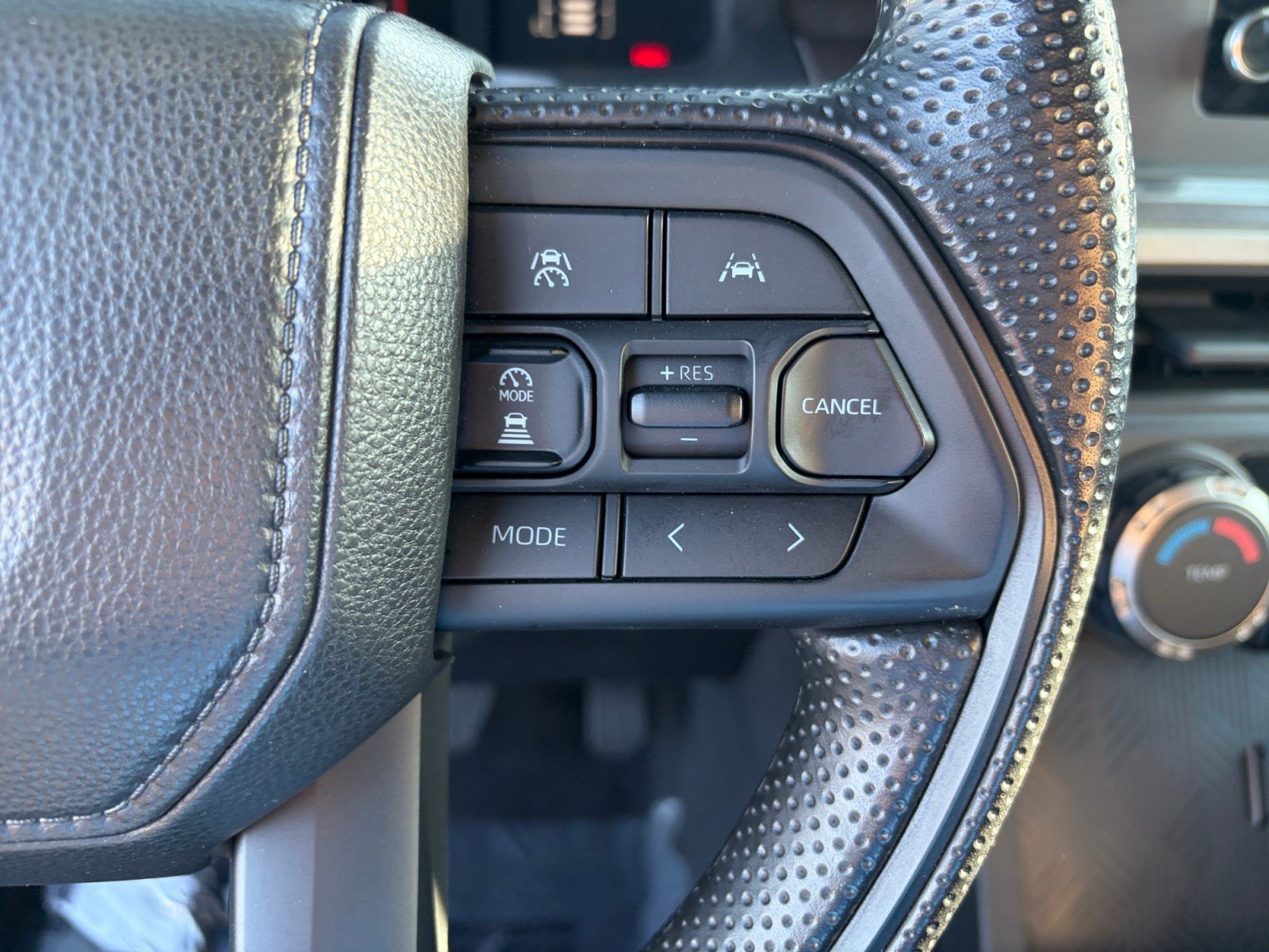 Certified 2025 Toyota Tacoma SR5 AWD/4WD image 15