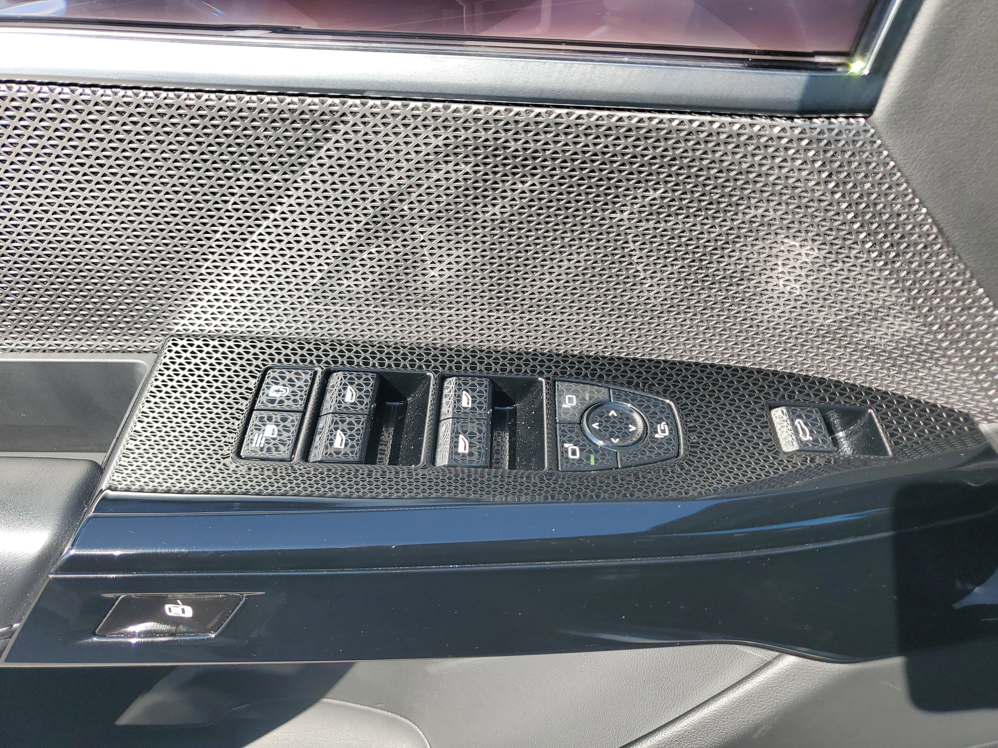 Used 2024 BMW 740i image 24