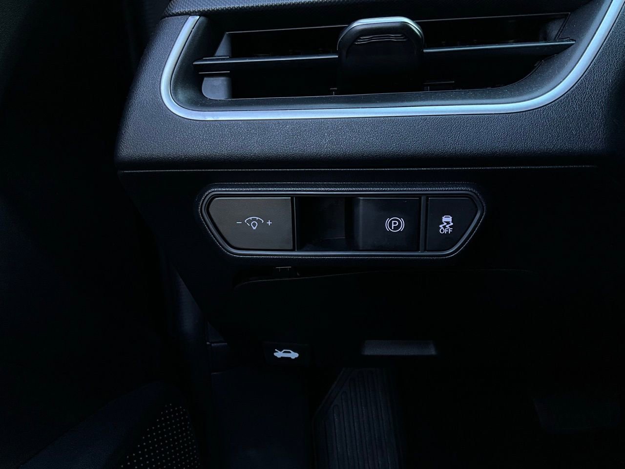 Used 2025 Kia K4 LXS image 21