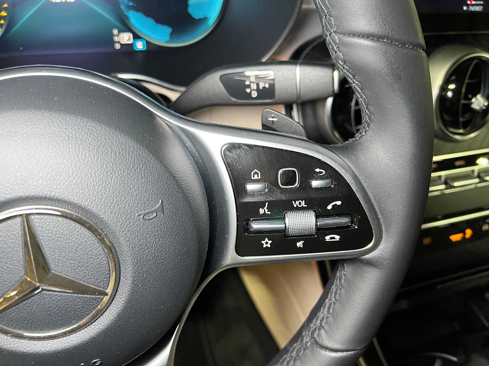 Used 2022 Mercedes-Benz GLC 300 4MATIC image 29