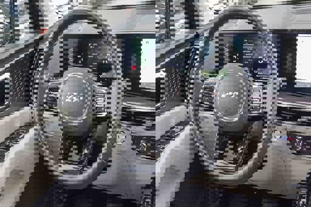 Certified 2024 Kia Sorento EX image 14