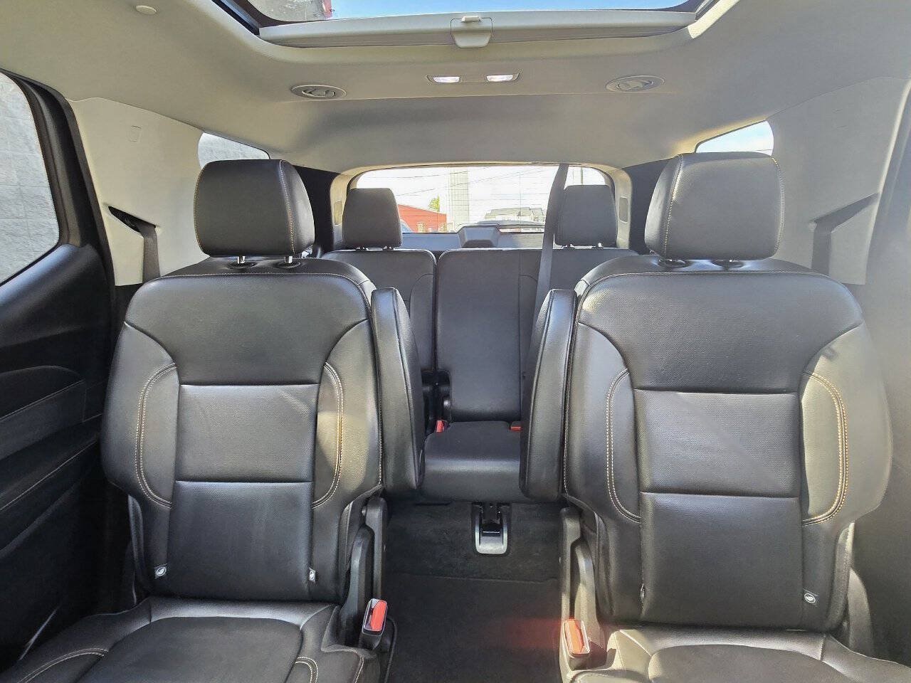 Used 2019 Chevrolet Traverse Premier w/ Redline Edition FWD image 11