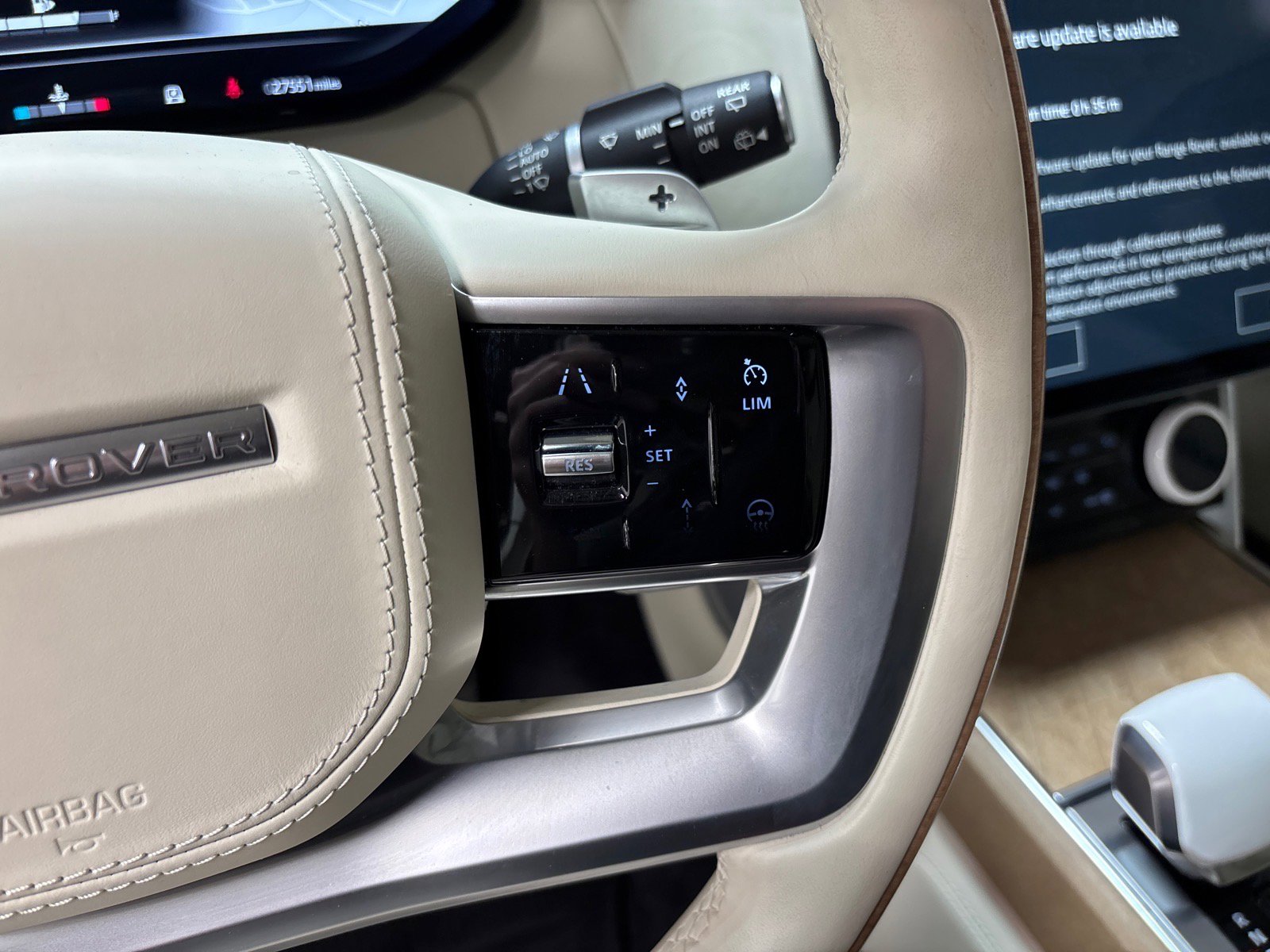 Used 2023 Land Rover Range Rover SV AWD/4WD image 19