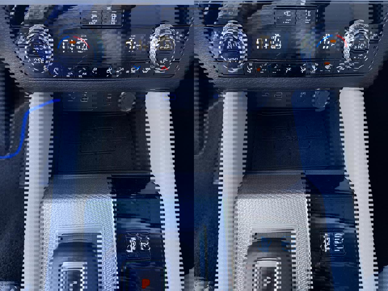 Used 2024 Mitsubishi Outlander SEL image 19