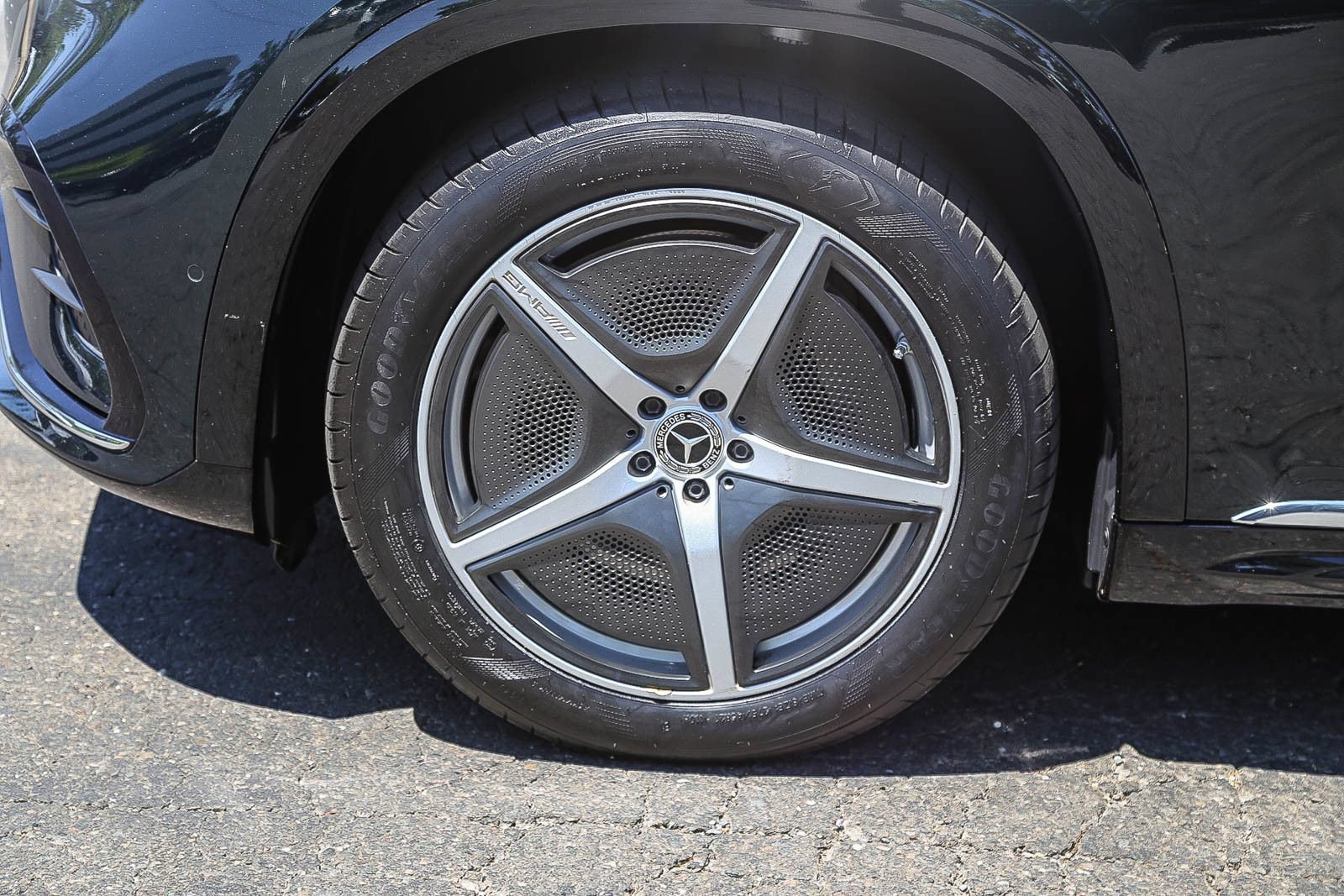 Certified 2023 Mercedes-Benz EQS 580 4MATIC SUV image 9