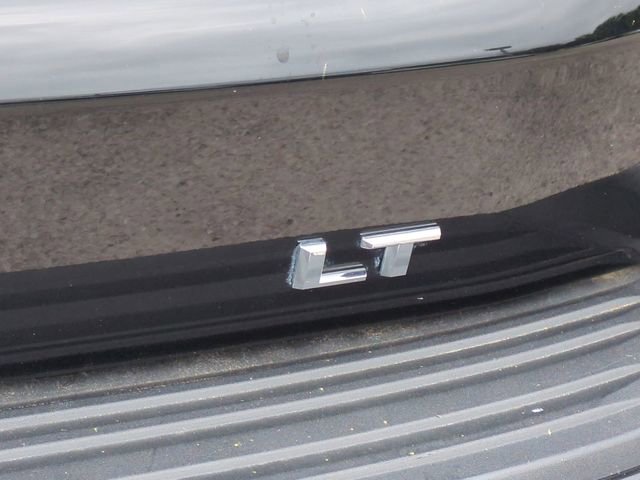 Certified 2025 Chevrolet Suburban LT image 12
