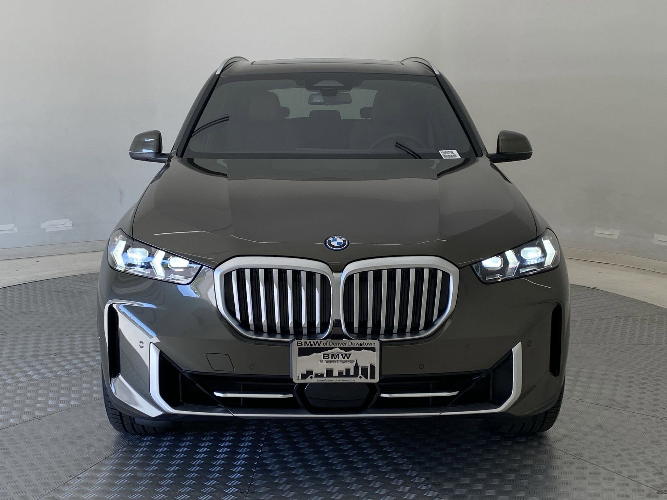 Used 2026 BMW X5 xDrive50e w/ Premium Package image 5