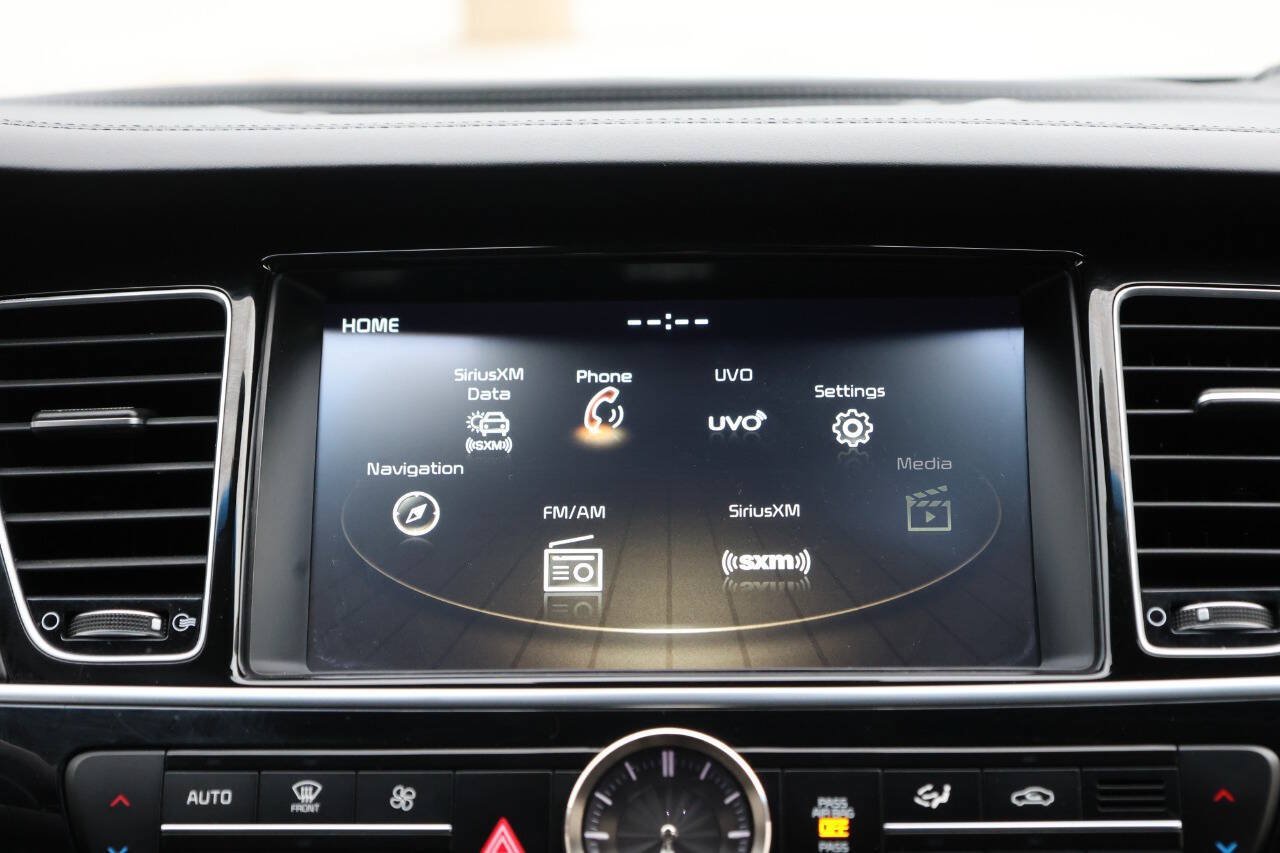 Used 2016 Kia K900 Luxury RWD image 21