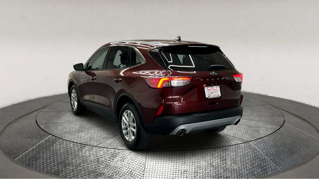 Used 2021 Ford Escape SE image 5