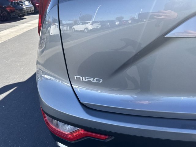 Certified 2025 Kia Niro LX image 20