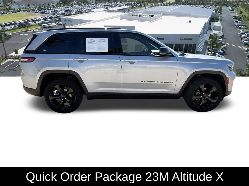 Certified 2023 Jeep Grand Cherokee Altitude AWD/4WD image 3