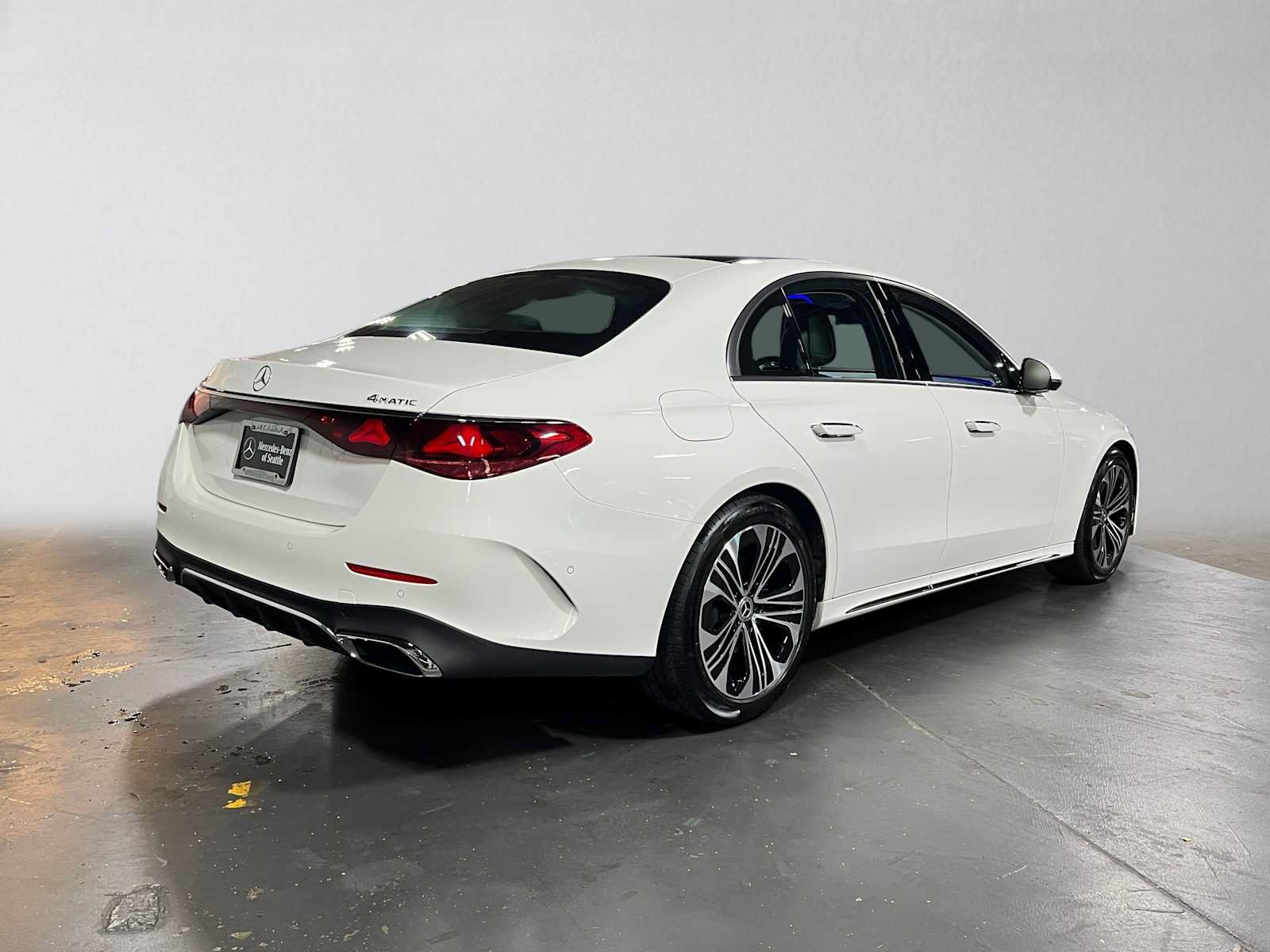 Used 2026 Mercedes-Benz E 350 4MATIC Sedan image 3