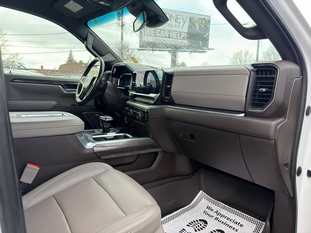 Used 2022 Chevrolet Silverado 1500 LTZ AWD/4WD image 16