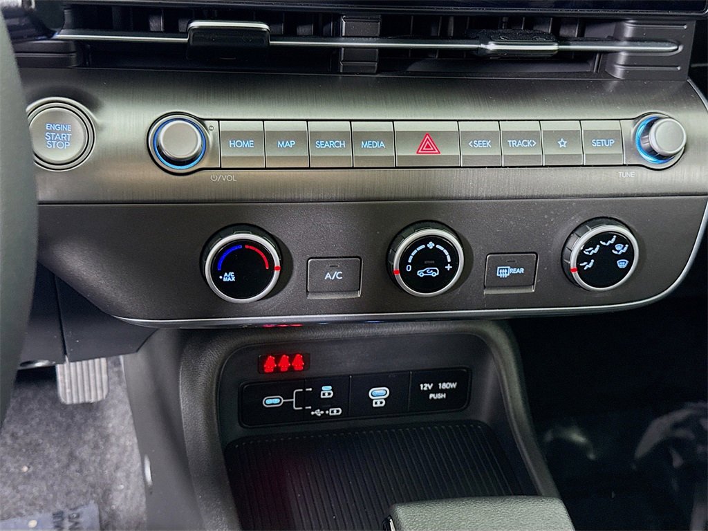 Certified 2025 Hyundai Kona SE image 10