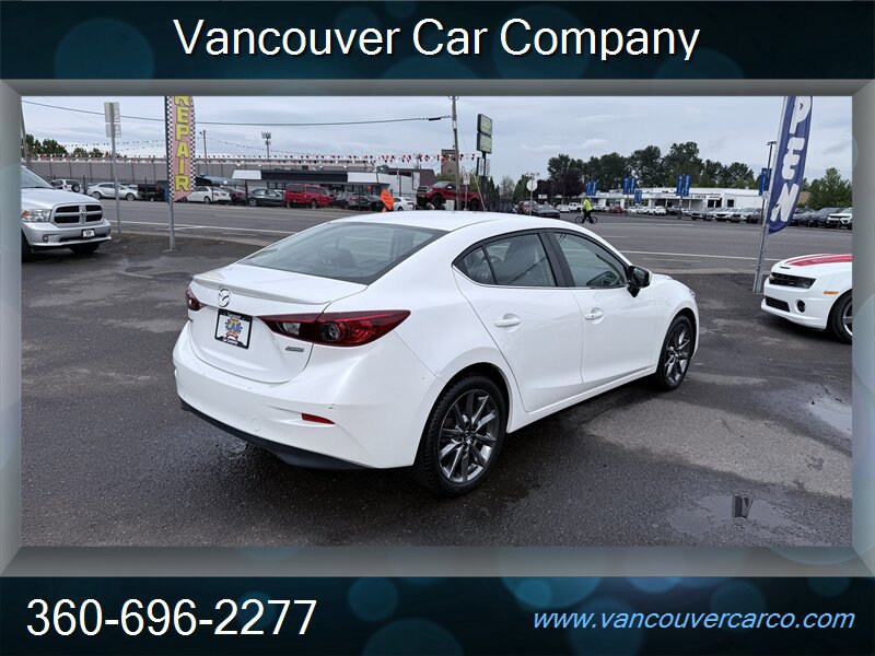 Used 2018 MAZDA MAZDA3 Touring FWD image 8