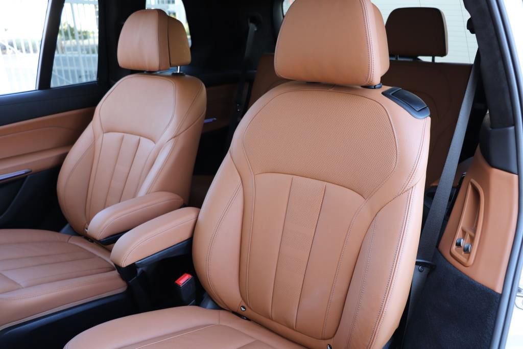 Used 2021 BMW X7 xDrive40i w/ M Sport Package image 22