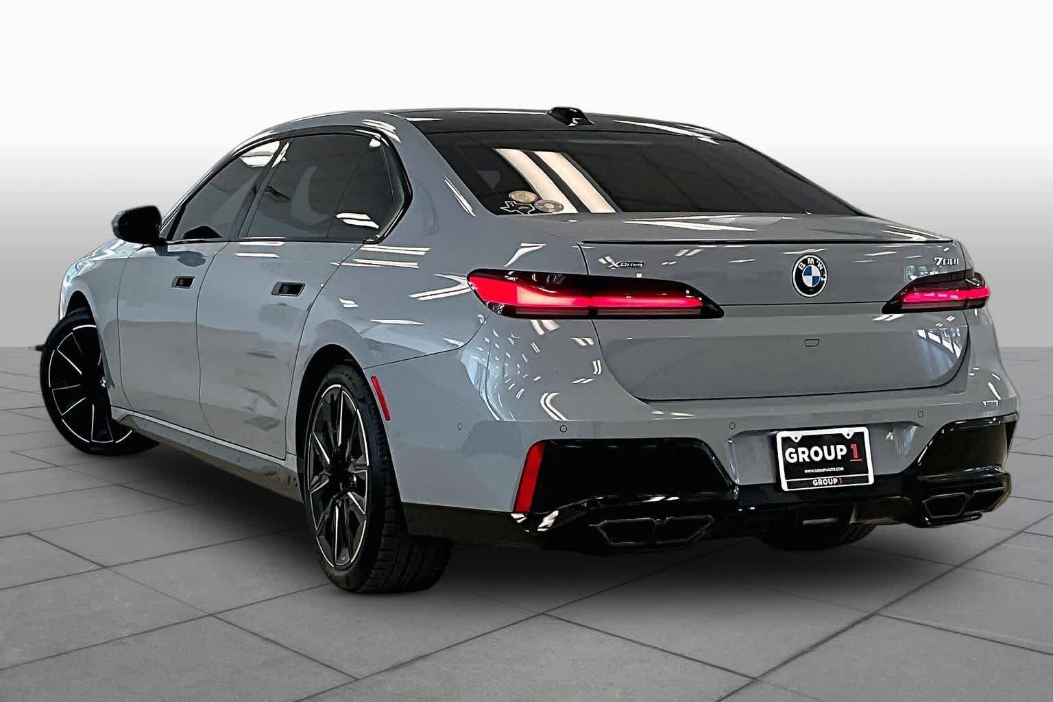 Used 2024 BMW 760i xDrive w/ Executive Package AWD/4WD image 11