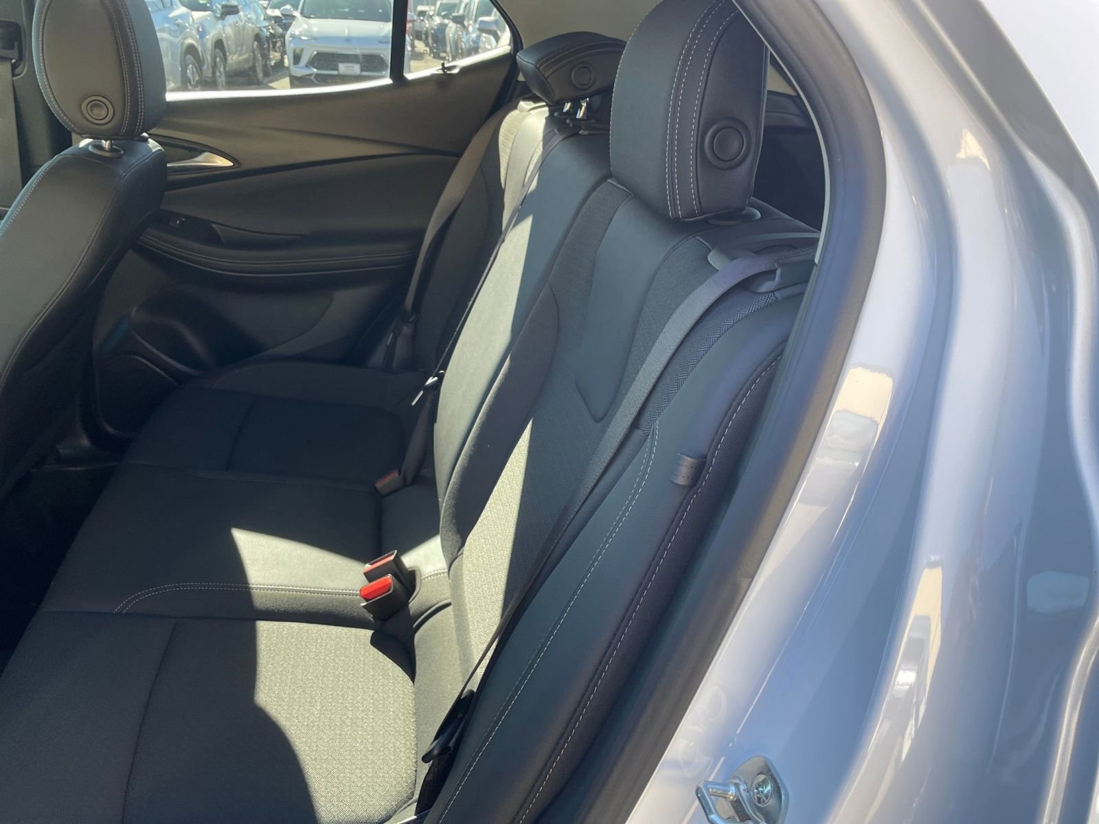 Used 2025 Buick Encore GX Preferred image 37