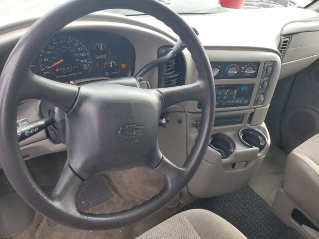 Used 2005 Chevrolet Astro Passenger AWD w/ LS Preferred Equipment Group image 10