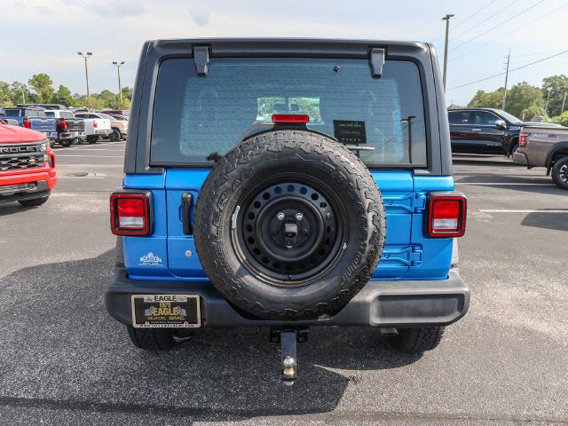 Used 2022 Jeep Wrangler Sport AWD/4WD image 7