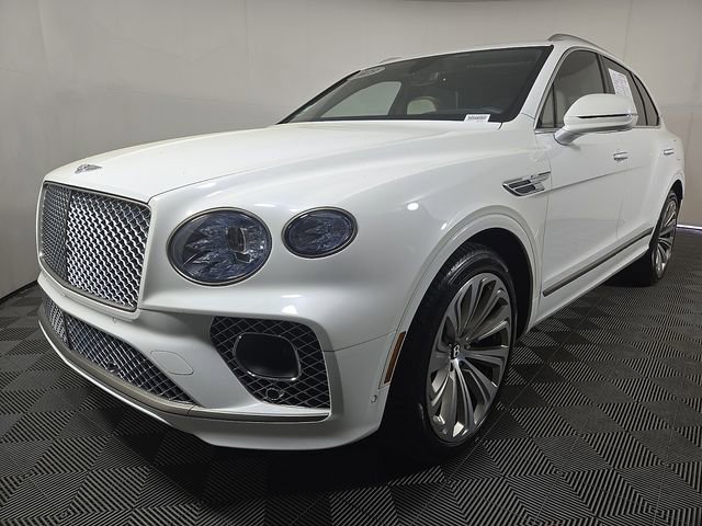 Used 2023 Bentley Bentayga Plug-In Hybrid image 2