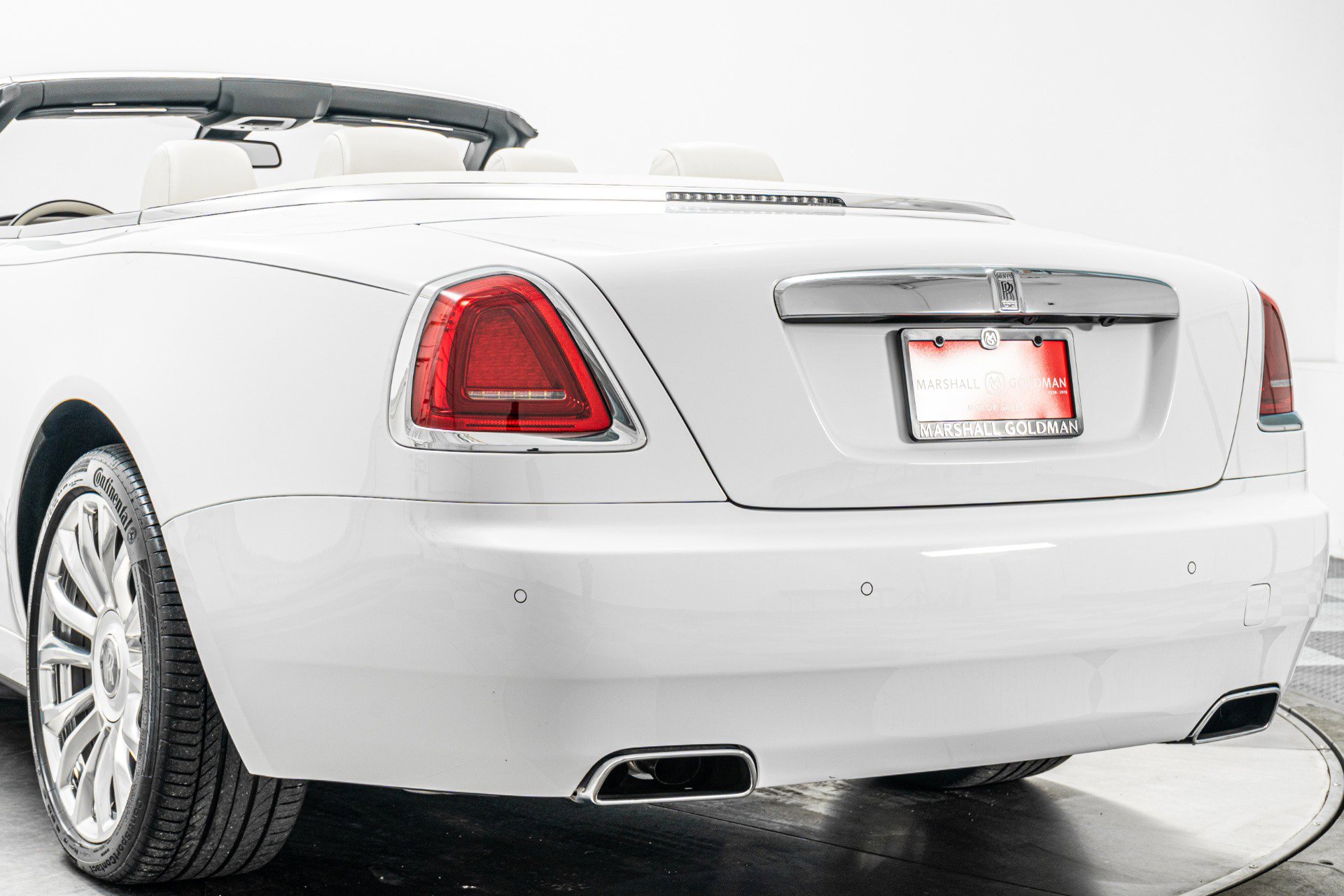 Used 2020 Rolls-Royce Dawn RWD image 37