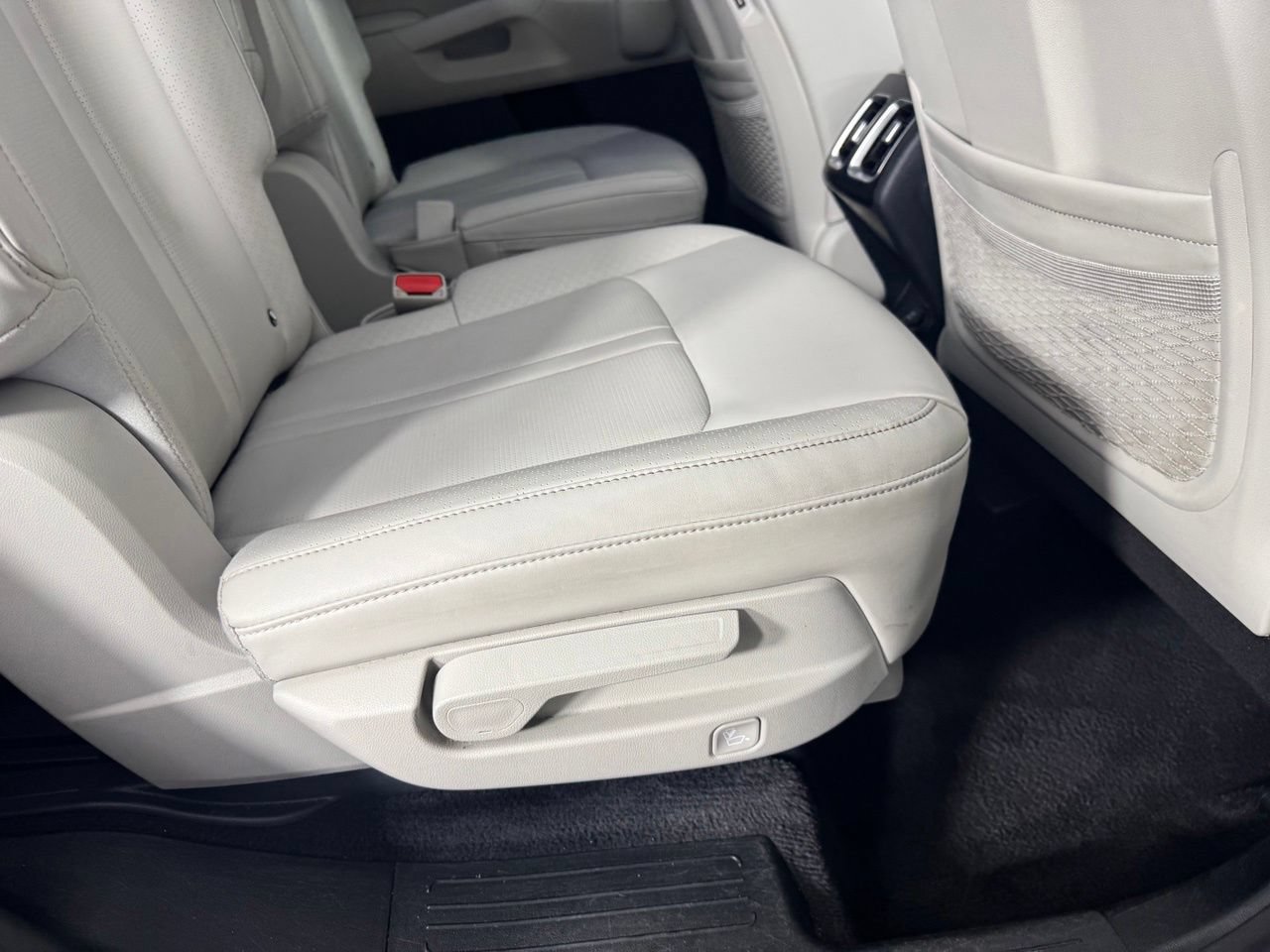 Used 2024 Kia Sorento EX w/ Panoramic Sunroof Package FWD image 33
