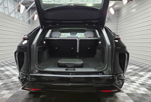 Used 2024 Cadillac Lyriq Luxury RWD image 42