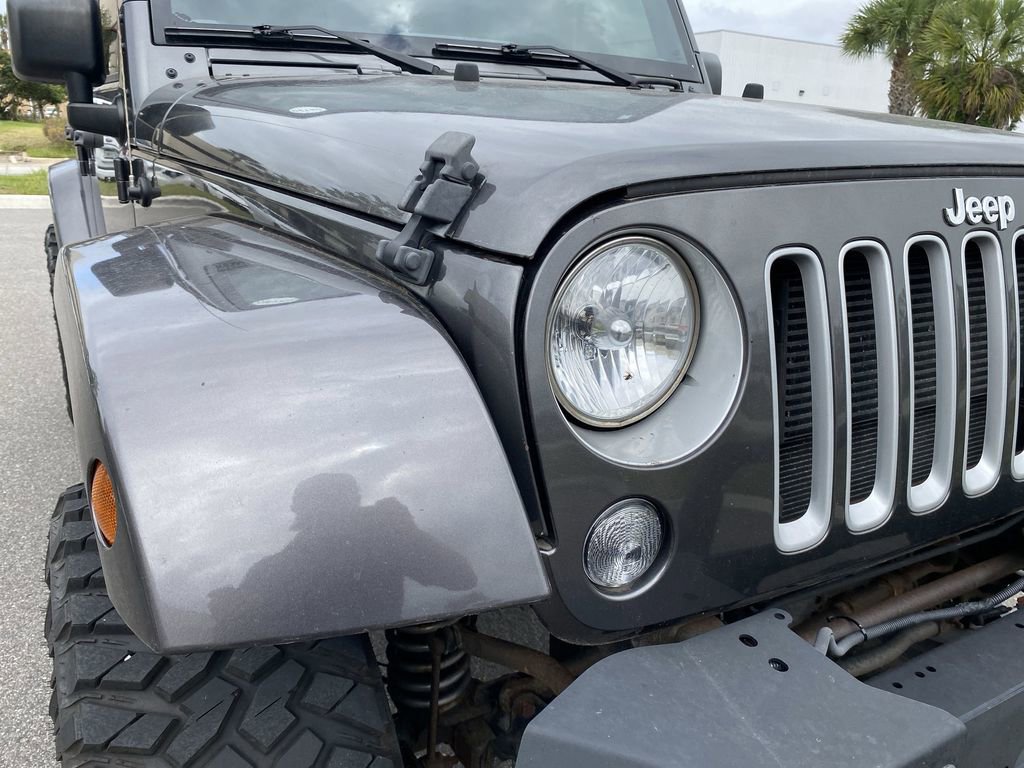 Used 2018 Jeep Wrangler Unlimited Sahara AWD/4WD image 18