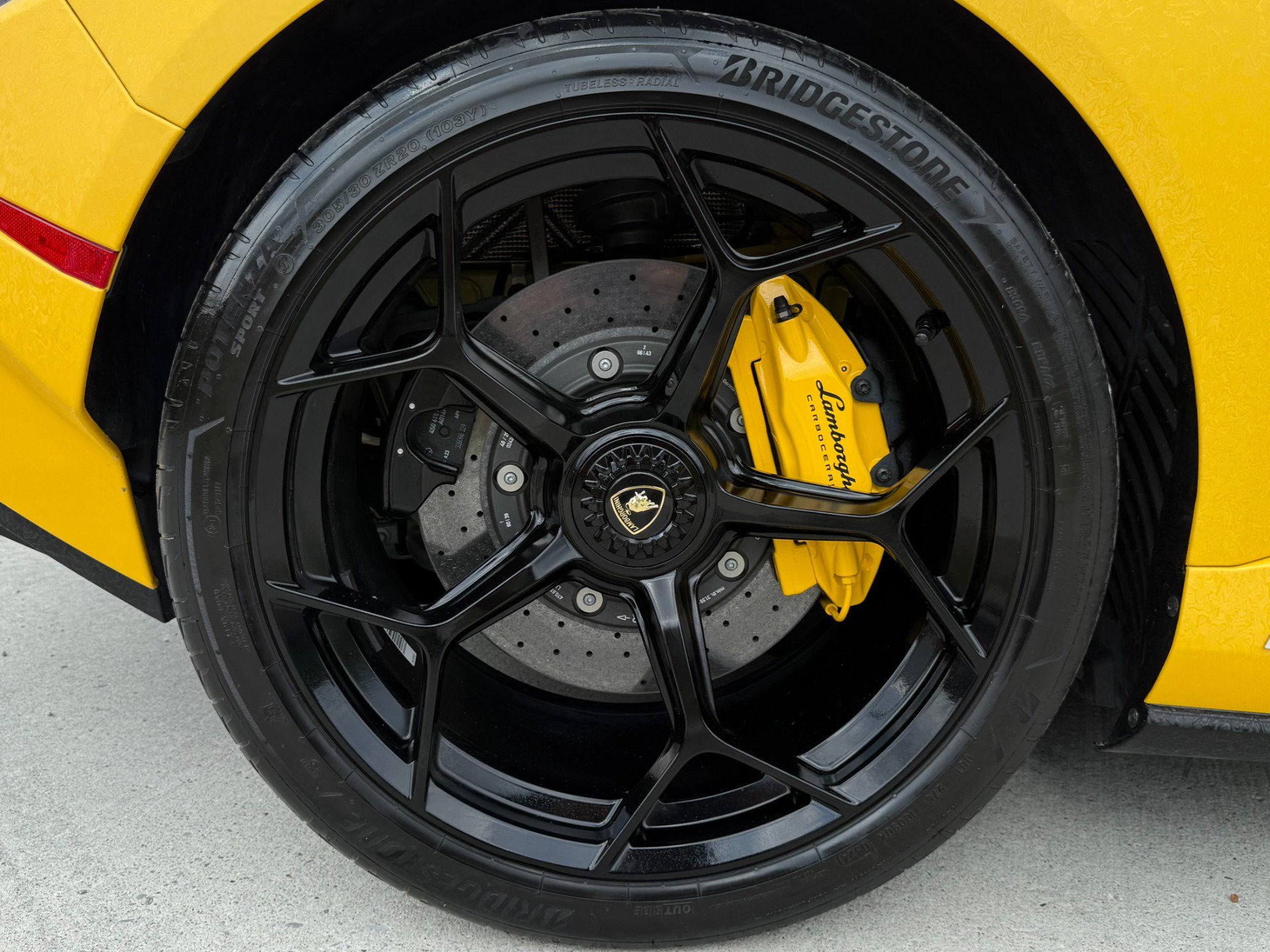 Used 2024 Lamborghini Huracan Tecnica RWD image 55