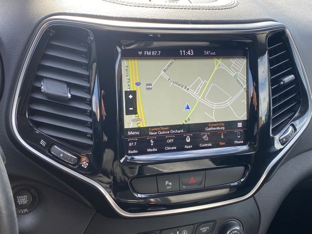 Used 2019 Jeep Cherokee Limited w/ Luxury Group image 3