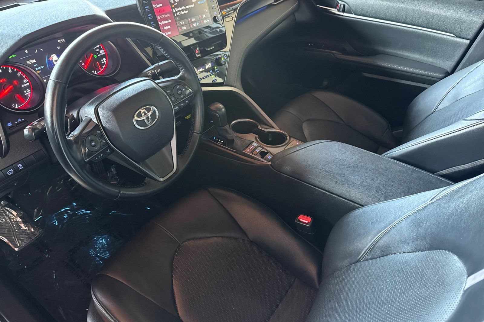 Used 2022 Toyota Camry XSE FWD image 10