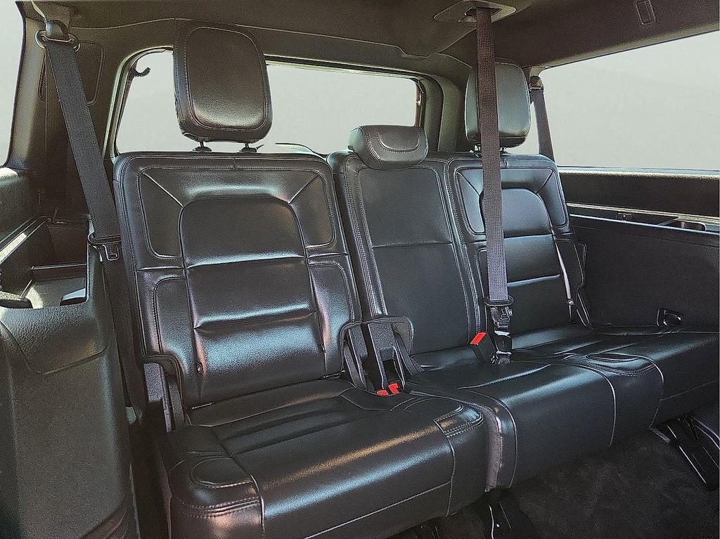 Used 2022 Lincoln Navigator L Reserve AWD/4WD image 11