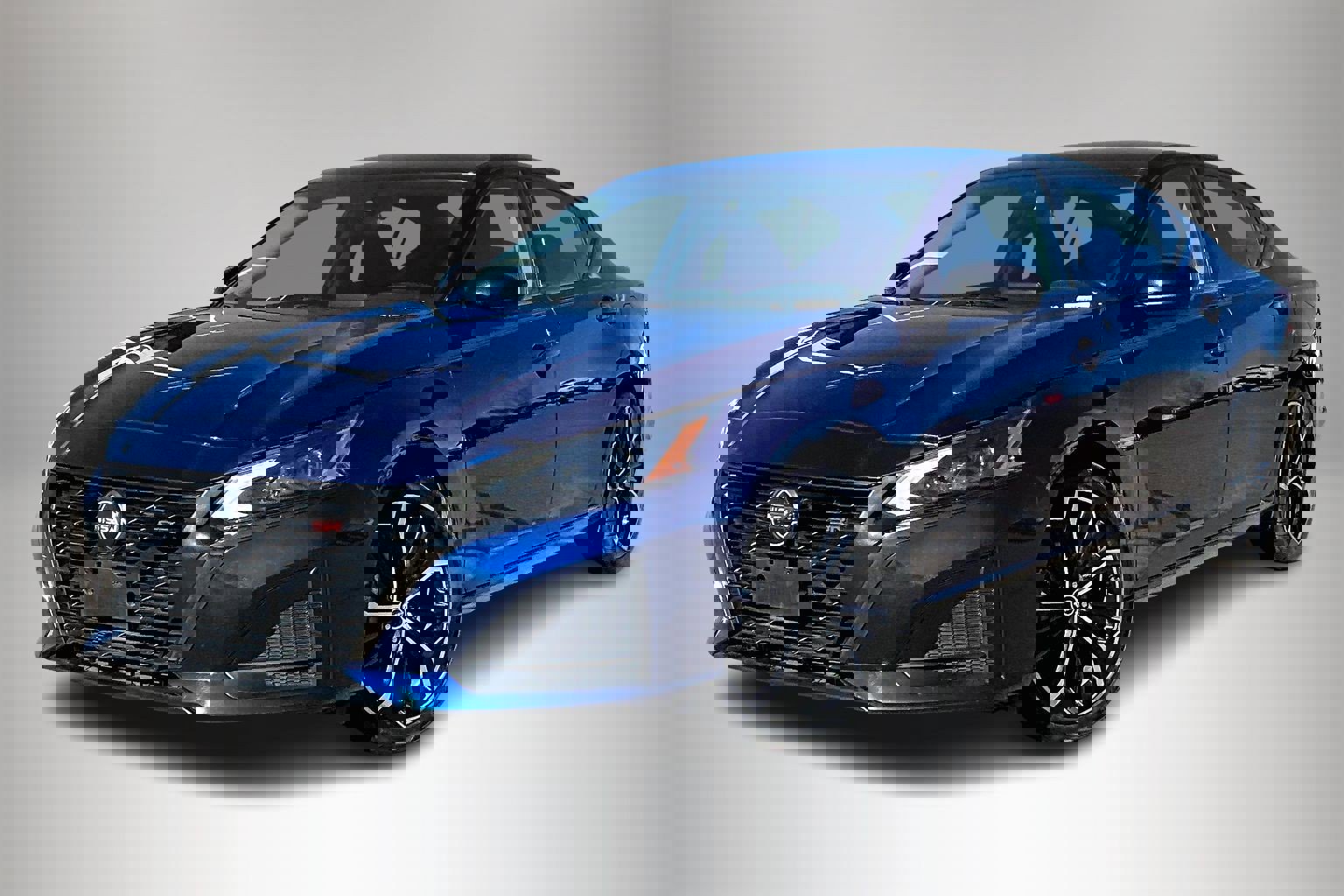 Used 2023 Nissan Altima 2.5 SR image 3