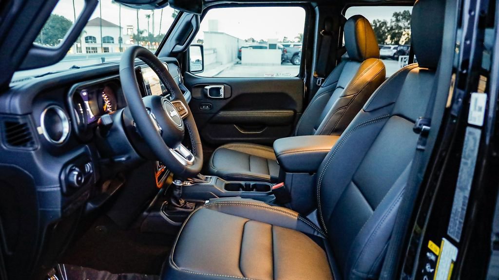 New 2026 Jeep Wrangler Unlimited Sahara AWD/4WD image 22