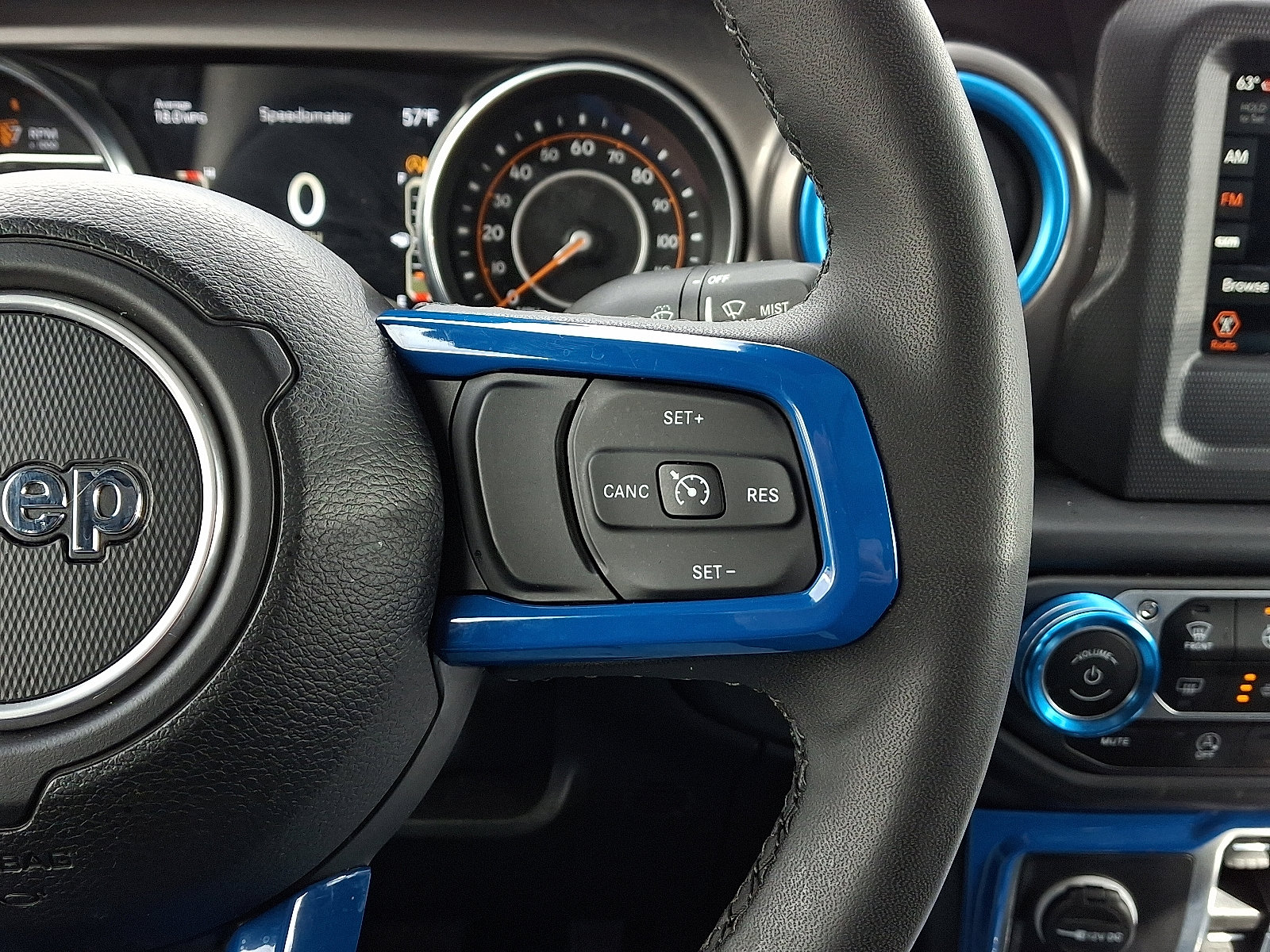 Used 2023 Jeep Gladiator Willys image 21