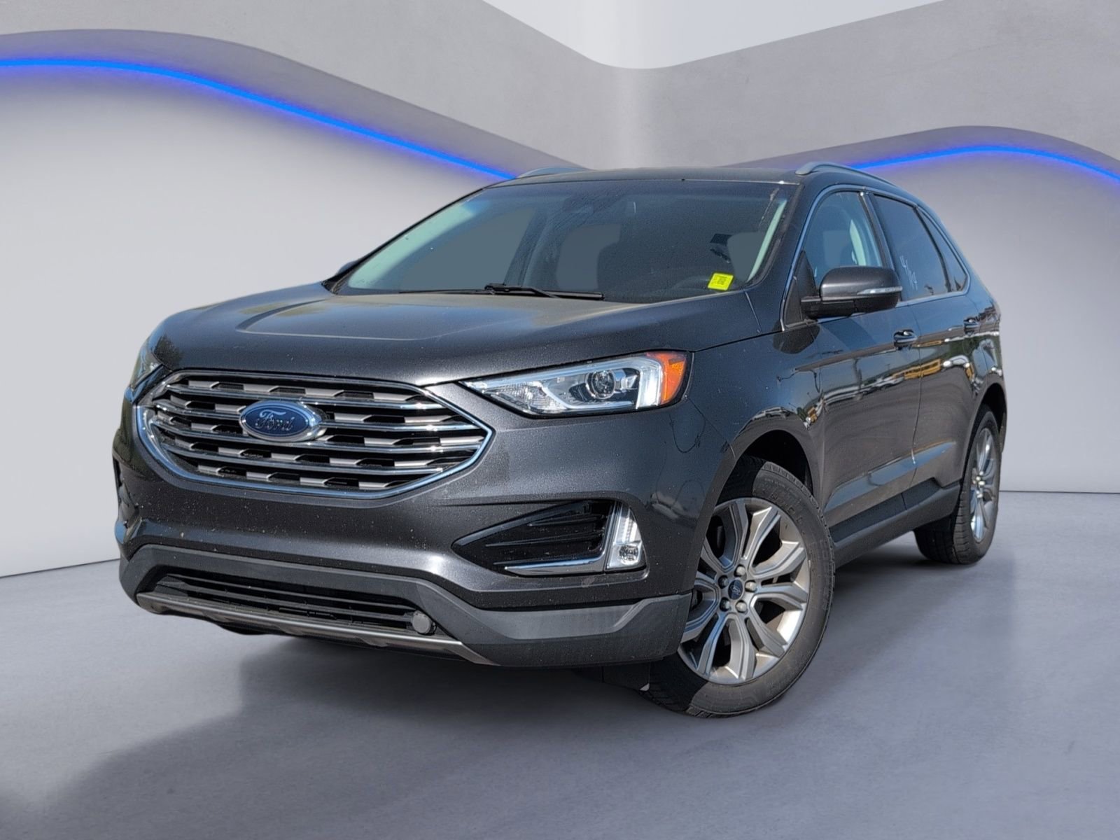 Used 2019 Ford Edge Titanium w/ Cold Weather Package image 2