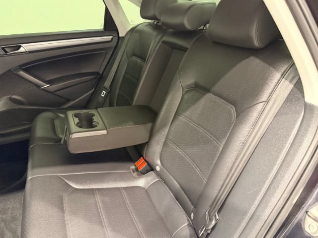 Used 2017 Volkswagen Passat 1.8T R-Line FWD image 31