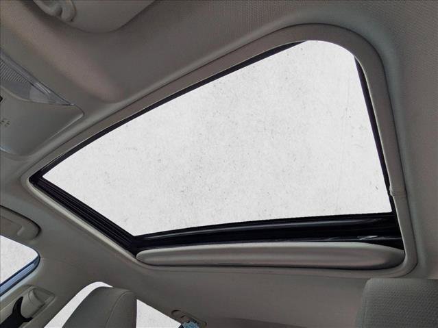 Used 2021 Toyota RAV4 XLE w/ Convenience Package FWD image 14